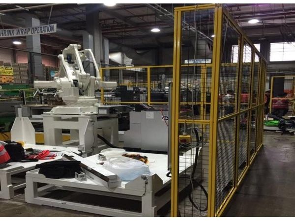 Robot Palletizing Cell