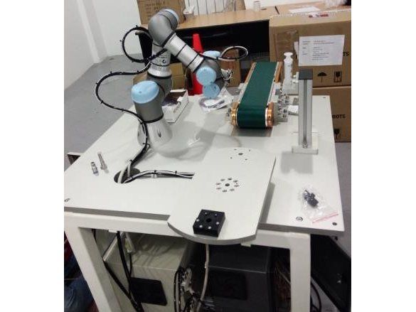 UR Robot – Glue Insert & Transfer